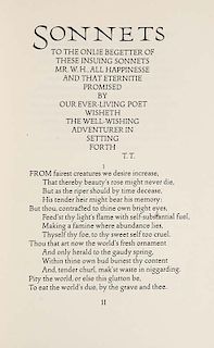 Shakespeare, William
The Poems. Darmstadt, Ernst-Ludwig-Presse, 1925. 249 S., 2 Bll., 1 w. Bl. 4°. Handgebundener spaet. rot