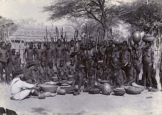 Photoalbum mit 65 OPhotographien aus Windhoek, Namibia. Etwa 1900-1905. Verschiedene Formate von 10,6 x 16 cm bis 16,8 x 22,6