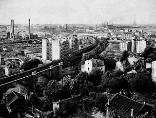 Robert Doisneau, Paris suburb, Eiffel Tower, 1947