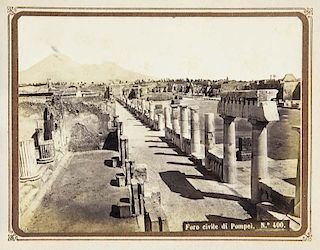 Pompei. Sammlung von 25 Photographien. Vintages. Silbergelatine-Abzuege. Um 1877. Format jew. ca. 11 x 14,5 cm. Mont. in Quer