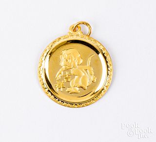 Chinese fine gold pendant