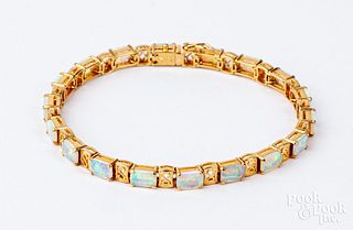 18K gold and opal bracelet