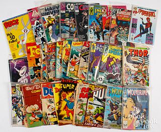 Assorted comic books.