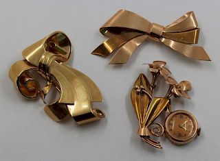 JEWELRY. Retro Gold Bow Form Brooch Grouping.