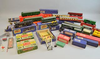 Quantity of Hornby OO and Tri-ang locos and rolling stock to include L30, 1,000 B.H.P Bo-Bo Diesel Electric Locomotive, boxed