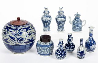 CHINESE / JAPANESE EXPORT PORCELAIN BLUE AND WHITE ARTICLES, LOT OF NINE
