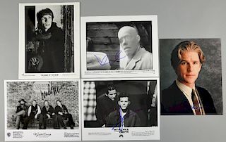Hollywood Actor Autographs: 5 signed publicity photographs, signatures including; Kevin Bacon, Christian Slater, Matthew Modi