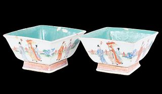 PAIR OF FAMILLE ROSE SQUARE BOWLS
