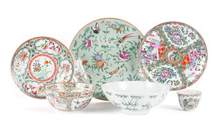 SIX PIECES OF FAMILLE ROSE PORCELAIN
