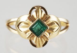 Vintage 18K Gold Emerald Ring