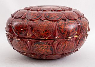 Burmese lacquer and penwork Lotus-form offering bowl or Hsun-ok, of unusual lotus shape with concentric petals, each with elaborate penwork, the inter