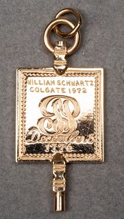 Vintage 1972 10K yellow gold Phi Beta Kappa fraternity key pendant, marked: "?BK/ WILLIAM SCHWARTZ COLGATE 1972/ December 5 / 1776 with monogram "GP"?