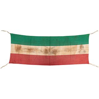 Bandera Mexicana del Centenario de la Independencia. México, ca. 1910. En lino, 60 x 160 cm.