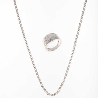 Collar y anillo en plata .925 de la firma Tous. Peso: 14.4 g.