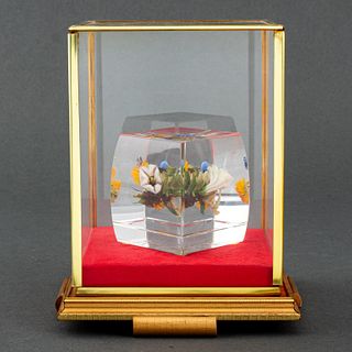 Paul Stankard (American, b. 1943) Studio Art Glass honeycomb cube paperweight with encased botanical motif comprising morning glories, blueberries, br