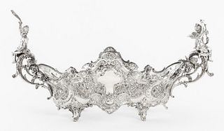 Gebrueder Friedlaender, Berlin, German silver table centerpiece or jardiniere in the Louis XV Revival Belle Epoque style, with undulating scalloped ri