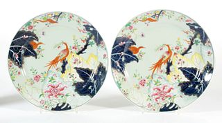 CHINESE EXPORT PORCELAIN FAMILLE ROSE TOBACCO LEAF PAIR OF SERVICE PLATES