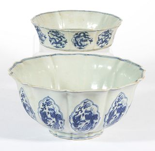 CHINESE EXPORT PORCELAIN BLUE AND WHITE BOWLS, LOT OF TWO