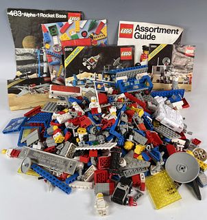 LOT OF 1980S LOOSE SPACE THEMED LEGOS
