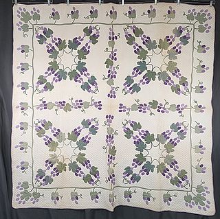 Vintage c1930 Vineyard with Grapes Quilt