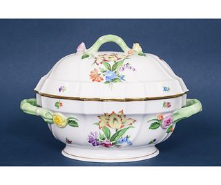 HEREND COVERED TUREEN