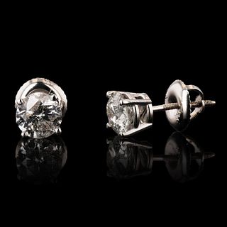 Pair 14K White Gold Earrings with Diamond