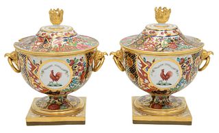 Pair of Worcester Flight Barr and Barr Covered Footed Tureens