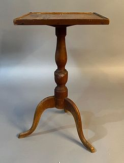 18th c Queen Anne Candle Stand w Tray Top