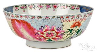 Chinese export porcelain tobacco leaf bowl