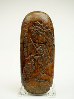A bamboo-made eyeglass case with carved " Three Kingdoms"