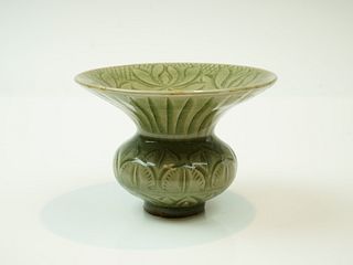 19th century Yaozhou kiln green glazed slag bucket