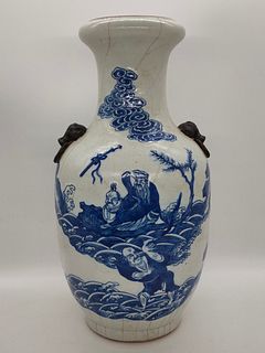 A Blue and White  Vase with Crackle Glaze - Qing Dynasty