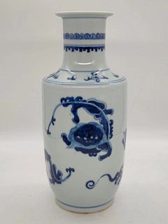 A Blue and White Rouleau Vase Kangxi(1662-1722)
