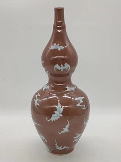 A Brown glazed Gourd Vase W/ Bat Motif,-Qing Dynasty.