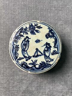 A Ming Dynasty Chenghua period blue and white paperweight