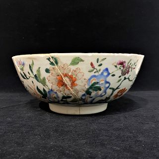A CHINESE EXPORT PORCELAIN PUNCH BOWL