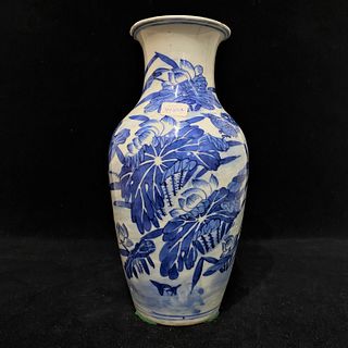  Chinese Porcelain Blue And White Vase-Qing Dynasty