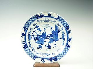 A Chinese blue and white porcelain " Meiren" Charger