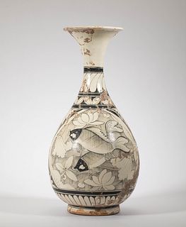  A Cizhou Kiln 'Fish' Yuhuchun Vase - Song Dynasty
