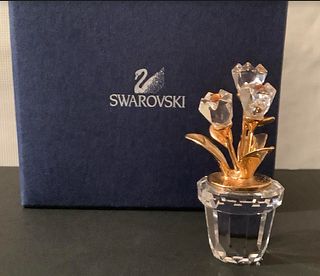 Swarovski Crystal Memories Vase of Roses Figurine WITH BOX