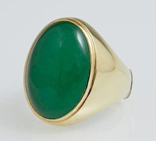 Man's 18K Yellow Gold Dinner Ring, with an oval ca