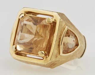 Man's 18K Yellow Gold Dinner Ring, with an approxi