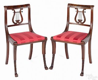 Pair of New York Federal mahogany dining chairs, ca. 1820, in the manner of Duncan Phyfe