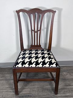 SIDE CHAIR WITH HOUNDSTOOTH UPHOLSTERY SEAT