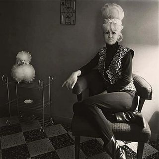 Diane Arbus, Lady bartender at home with a souvenir