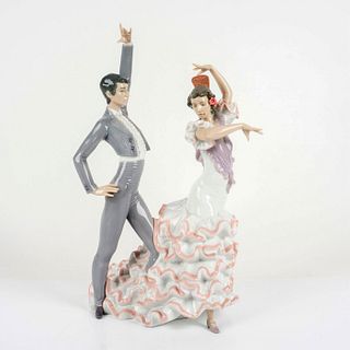 A Passionate Dance 1006387 - Lladro Porcelain Sculpture