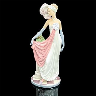 Socialite Of The 20s 1005283 - Lladro Porcelain Figurine
