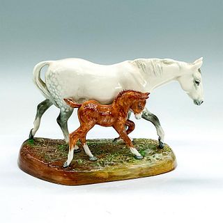 Royal Doulton Figural, Gude Grey Mare and Foal HN2532