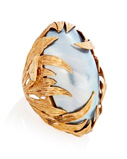 A gray baroque pearl doublet cocktail ring