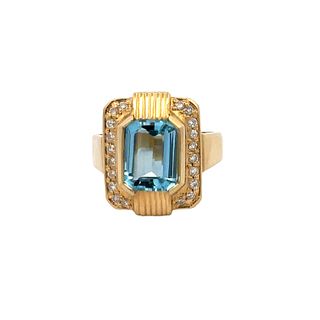 18k Gold Ring with Aquamarine & Diamonds